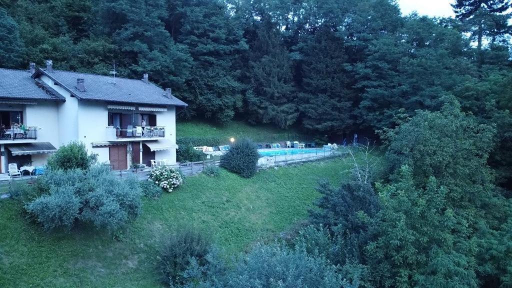 Lake Apartment Ischia Red Tenna ภายนอก รูปภาพ