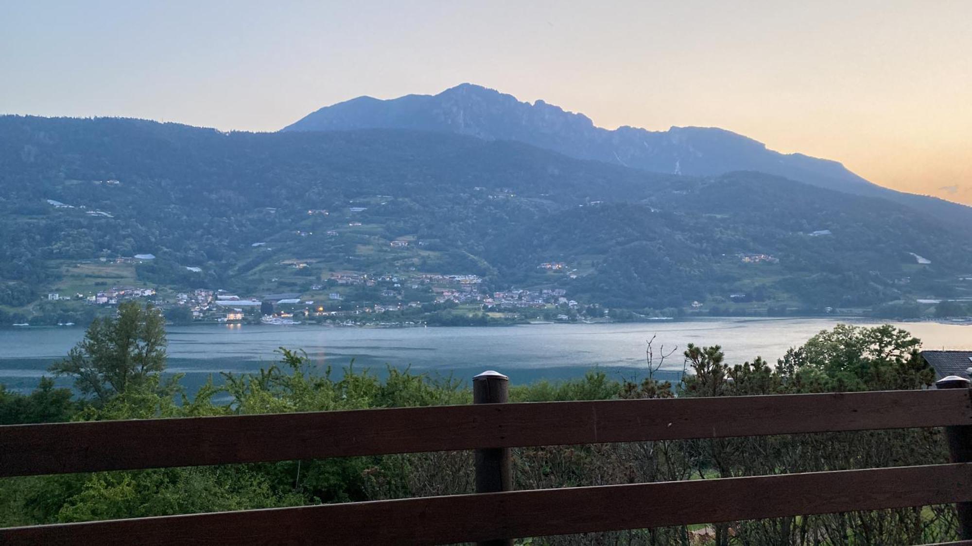 Lake Apartment Ischia Red Tenna ภายนอก รูปภาพ
